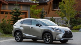 Lexusy najlepsze w rankingu Consumer Reports BIZNES, Motoryzacja - W aktualnym rankingu samochodów klasy SUV, opracowanym przez niezależną amerykańską organizację Consumer Reports, pierwsze miejsca w swoich kategoriach zajęły Lexus NX i Lexus RX.