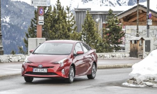 Trzy nagrody dla Toyoty – lidera ekologicznej motoryzacji