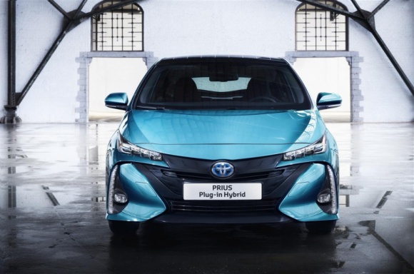 Nowy Prius Plug-in Hybrid pojedzie za punkty