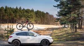 Taurus wprowadza na rynek nowe bagażniki rowerowe marki Aurilis BIZNES, Motoryzacja - Na polskim rynku pojawiły się nowe modele bagażników rowerowych włoskiej marki Aurilis. Smart Rider to nowatorska i lekka platforma z mocowaniem na haku holowniczym, a Fast Rider to prosty w obsłudze uchwyt montowany na dachu samochodu.