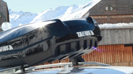 Taurus Strike 440 – nowe boxy dachowe polskiej marki BIZNES, Motoryzacja - Na rynku pojawiły się nowe boxy dachowe polskiej firmy Taurus. Modele Taurus Strike 440 wyróżniają się aerodynamiczną konstrukcją, unikalnym designem oraz rozwiązaniami technologicznymi, które zapewniają odpowiedni poziom komfortu i bezpieczeństwa.