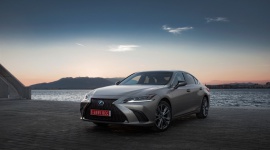 Lexus ES najbardziej niezawodnym modelem w historii słynnego badania BIZNES, Motoryzacja - Luksusowy sedan Lexus ES został ogłoszony najbardziej niezawodnym samochodem w badaniu 2020 U.S. Vehicle Dependability Study, przeprowadzanym przez amerykańską firmę analityczną J.D. Power.