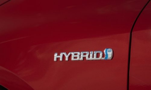 Hybrydy dominują na rynku aut na prąd. Corolla Hybrid liderem