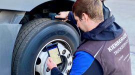 Goodyear eJob dla zautomatyzowanych kontroli flot transportowych BIZNES, Motoryzacja - Goodyear wprowadza na rynek zaawansowaną wersję zautomatyzowanego narzędzia do kontroli floty – eJob. Inteligentna aplikacja częściowo automatyzuje i usprawnia proces inspekcji floty pojazdów ciężarowych i autobusów.